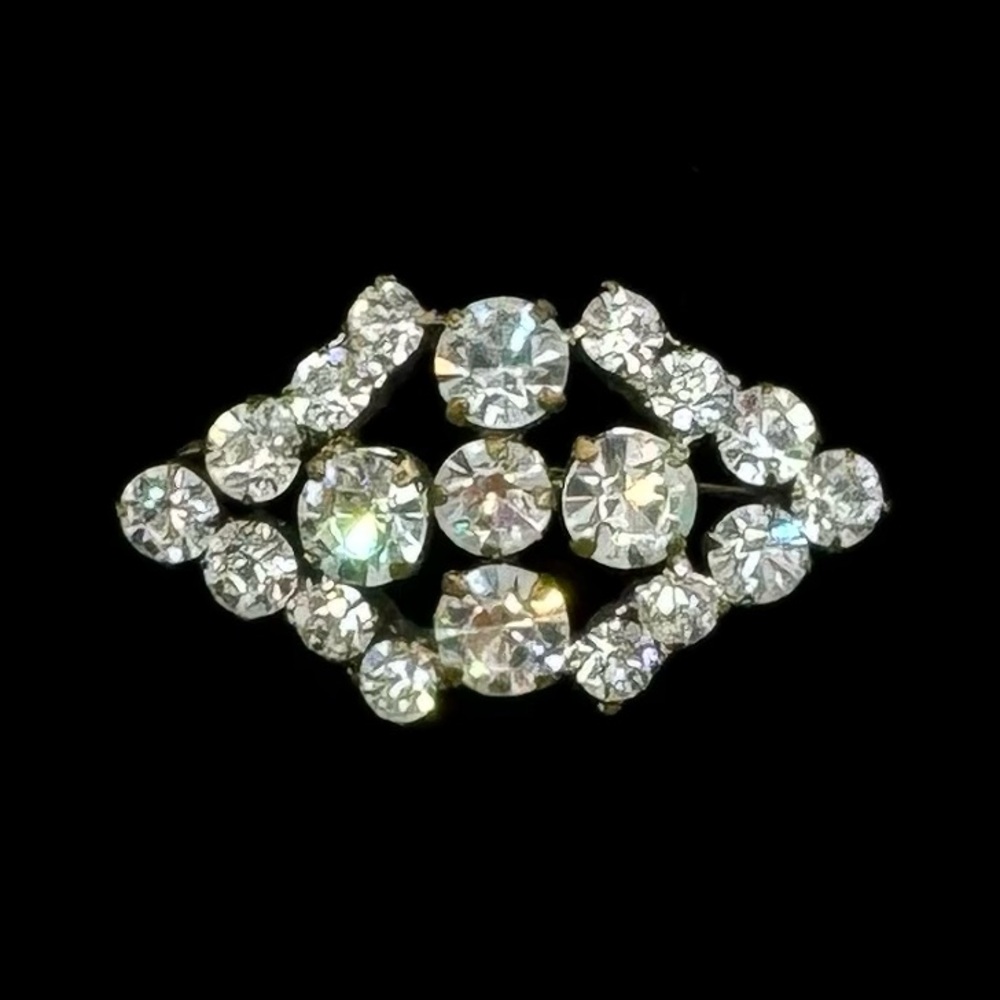 VINTAGE Crystal Brooch